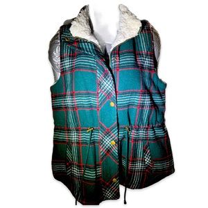 Maurices cozy fleece lined green flannel vest